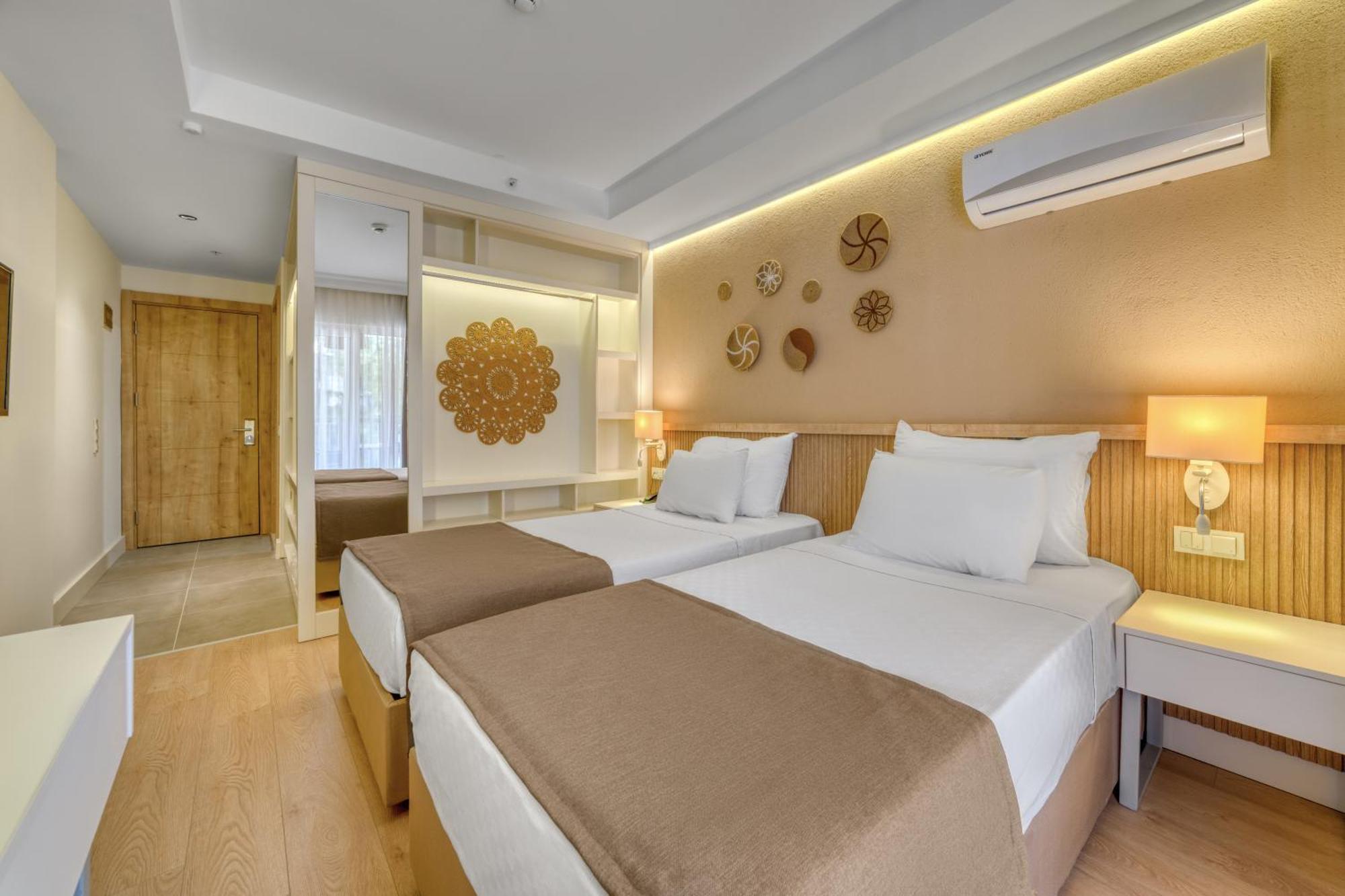 Park Hotel (Adults Only) Alanya Bagian luar foto
