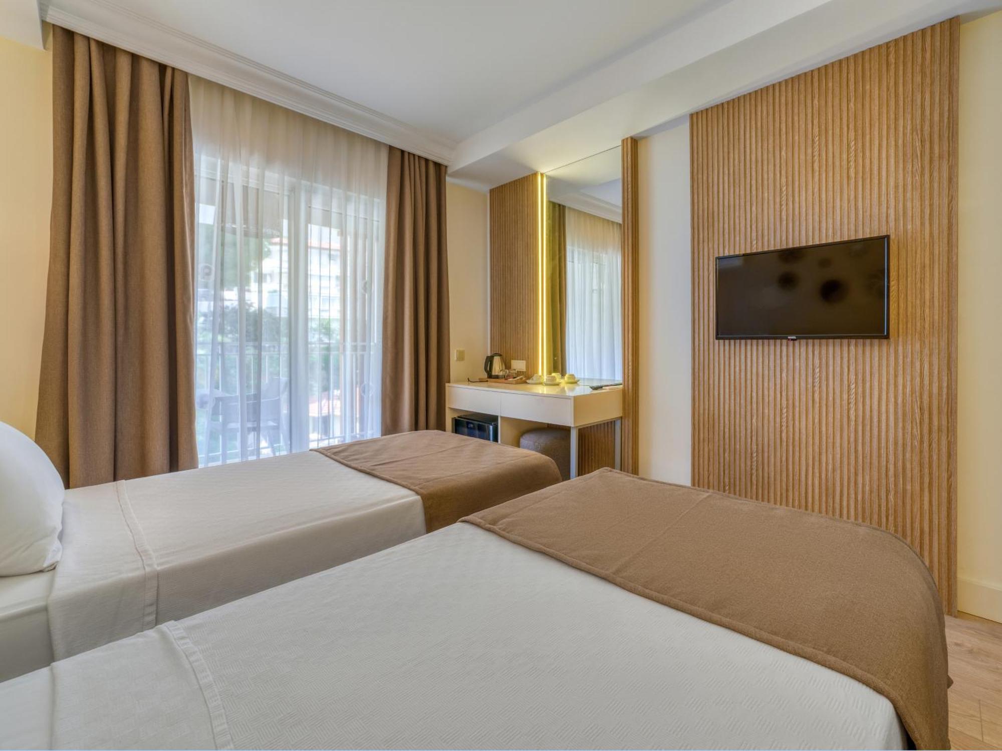 Park Hotel (Adults Only) Alanya Bagian luar foto