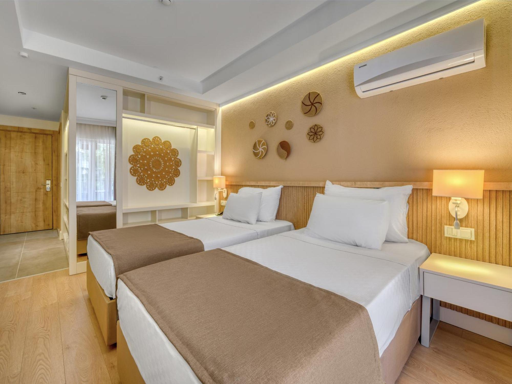 Park Hotel (Adults Only) Alanya Bagian luar foto